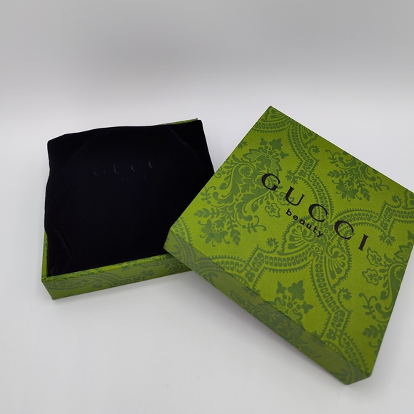 GUCCI Beauty GG Compact Mirror Silver Tone New In Box - Picture 3 of 6